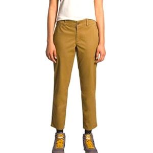 The North Face 
Motion XD Women’s Ankle‎ Chino Pant